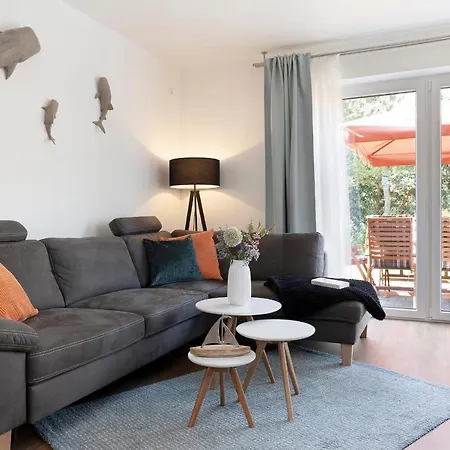 Holiday home Haus Lachmoewe *