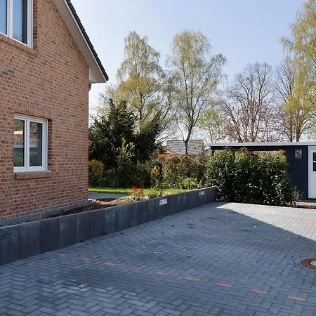 Haus Lachmoewe Holiday home Kellenhusen