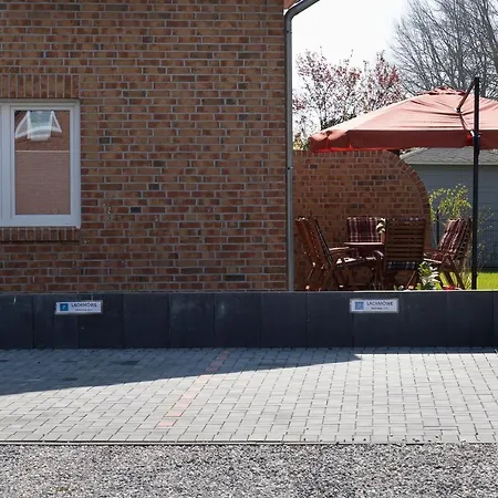Haus Lachmoewe Holiday home *