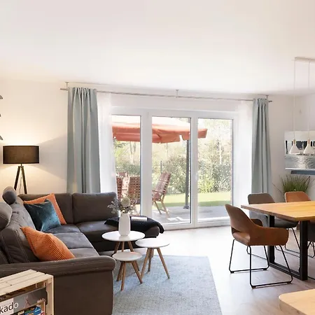 Haus Lachmoewe Holiday home Kellenhusen